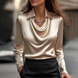 Inês - Blusa de Cetim Luxuosa com Decote Suave