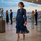 Mariana - Vestido Plissado com Mangas Fluídas e Folhos Assimétricos