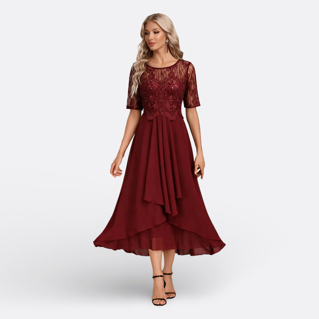 Mariana - Vestido de Renda e Manga Curta