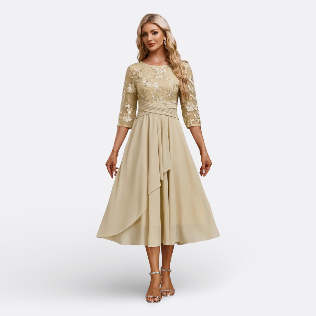 Mariana - Vestido de Renda e Manga Curta