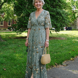 Elga – Vestido longo florido com decote em V